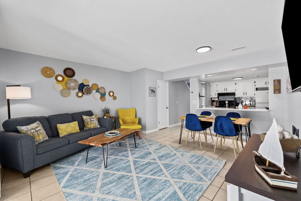 Cozy living room and open kitchen layout