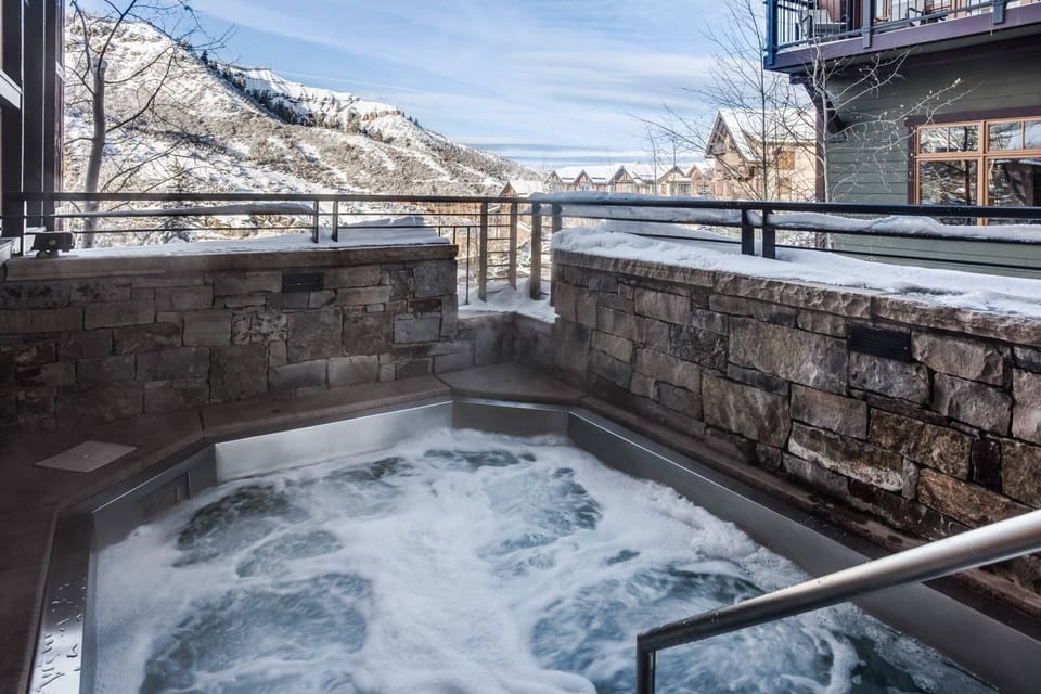 The common area hot tub is a wonderful spot to relax at the end of a day exploring the Snowmass mountains.