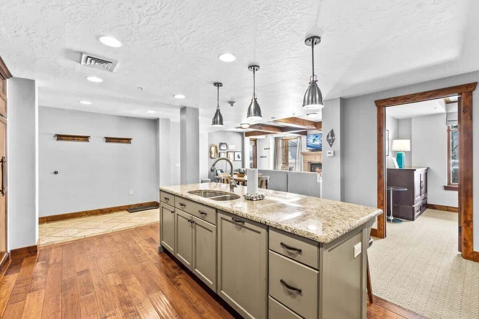 Kitchen area with all gadgets you might need. 