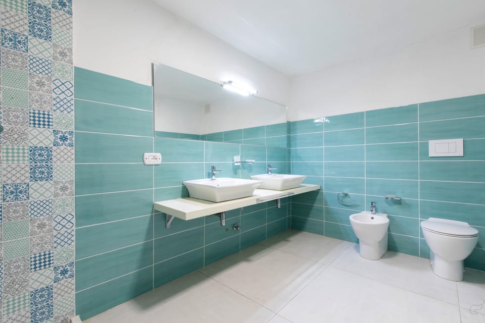 Shower, rainfall showerhead