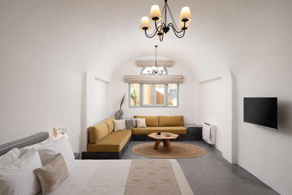 Black Occhio Villa | Egyptian cotton sheets, premium bedding, down comforters, in-room safe