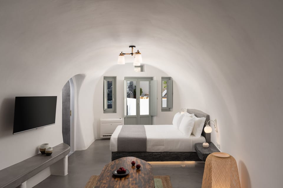 Black Occhio Villa | Egyptian cotton sheets, premium bedding, down comforters, in-room safe