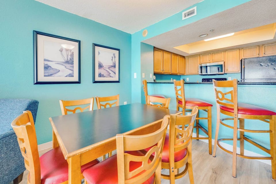 Dining Area for Family Meals 🍽️
