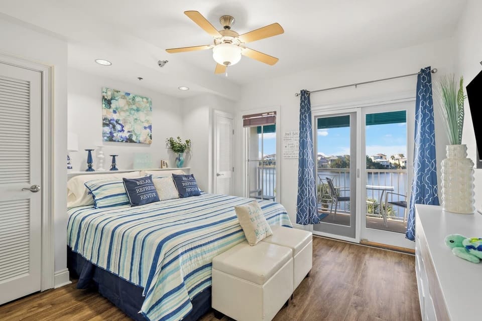 King bed with a lake view.  Smart TV and access to the balcony.  