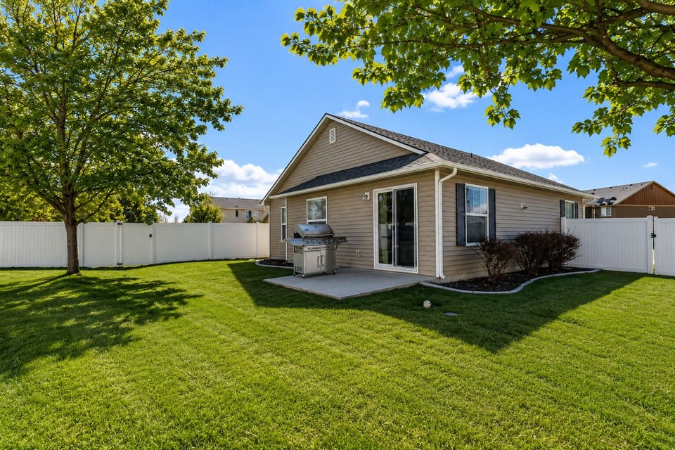 Home 1: Large Backyard with Grill