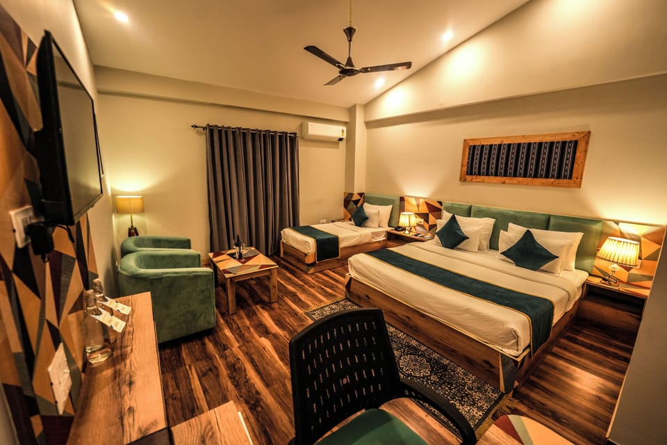 Club Room | Down comforters, memory foam beds, laptop workspace, blackout drapes