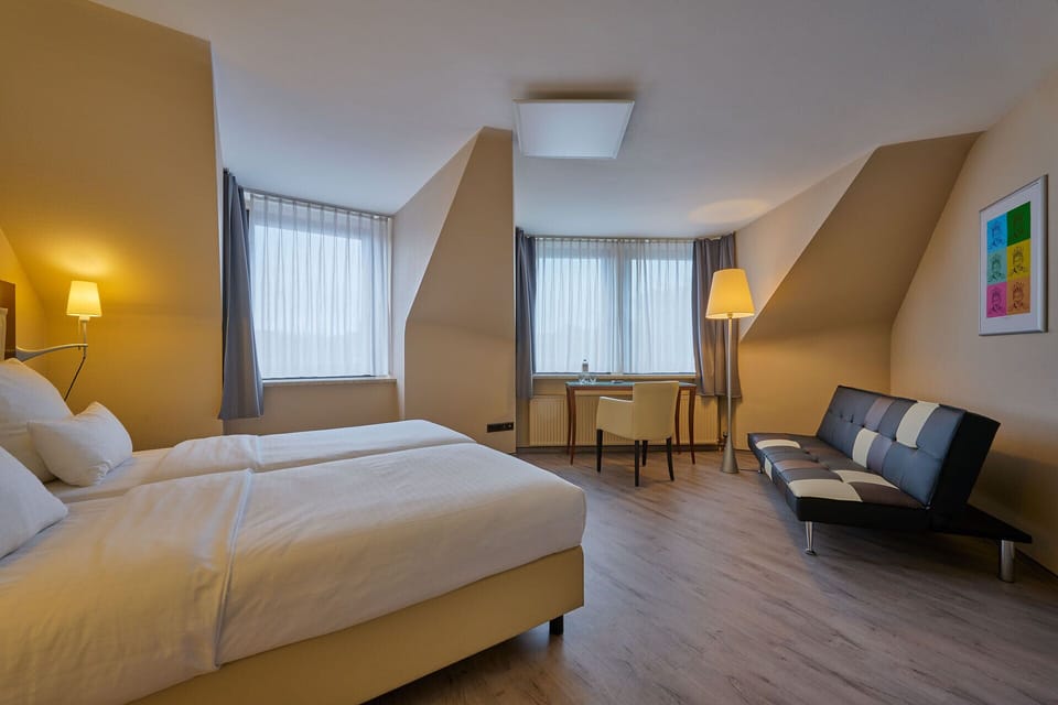 Comfort Double Room | Hypo-allergenic bedding, in-room safe, desk, soundproofing