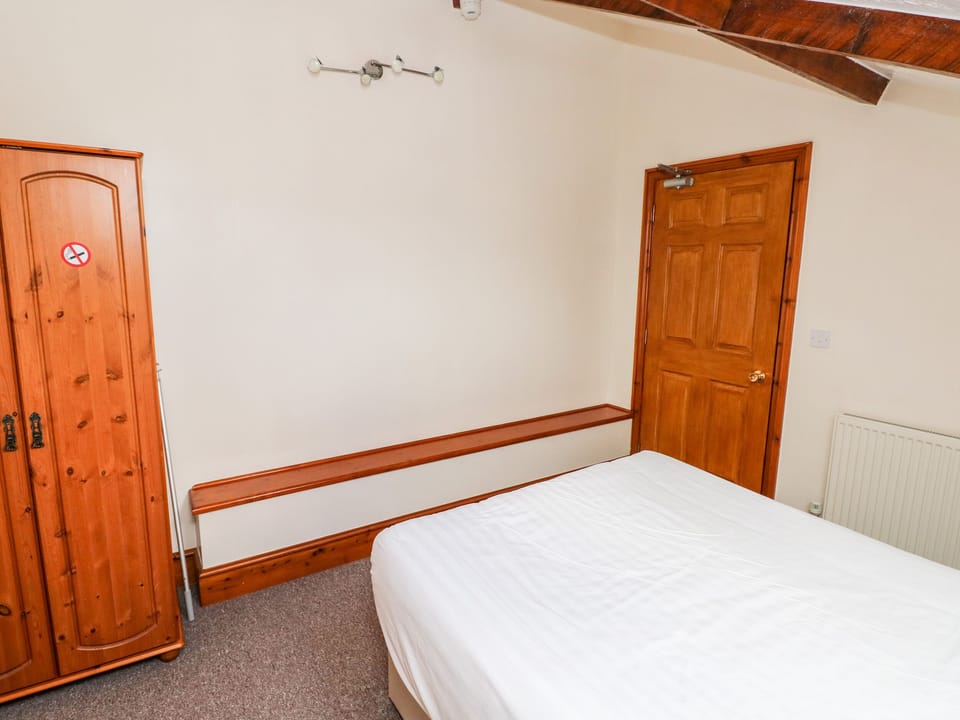 2 bedrooms, individually decorated, individually furnished, free WiFi