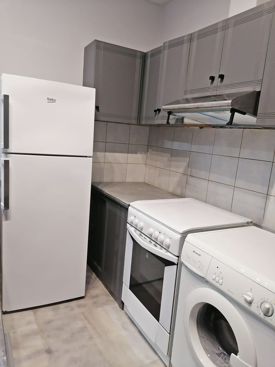 Grand Apartment, 2 Bedrooms | Private kitchen | Stovetop, electric kettle, cookware/dishes/utensils