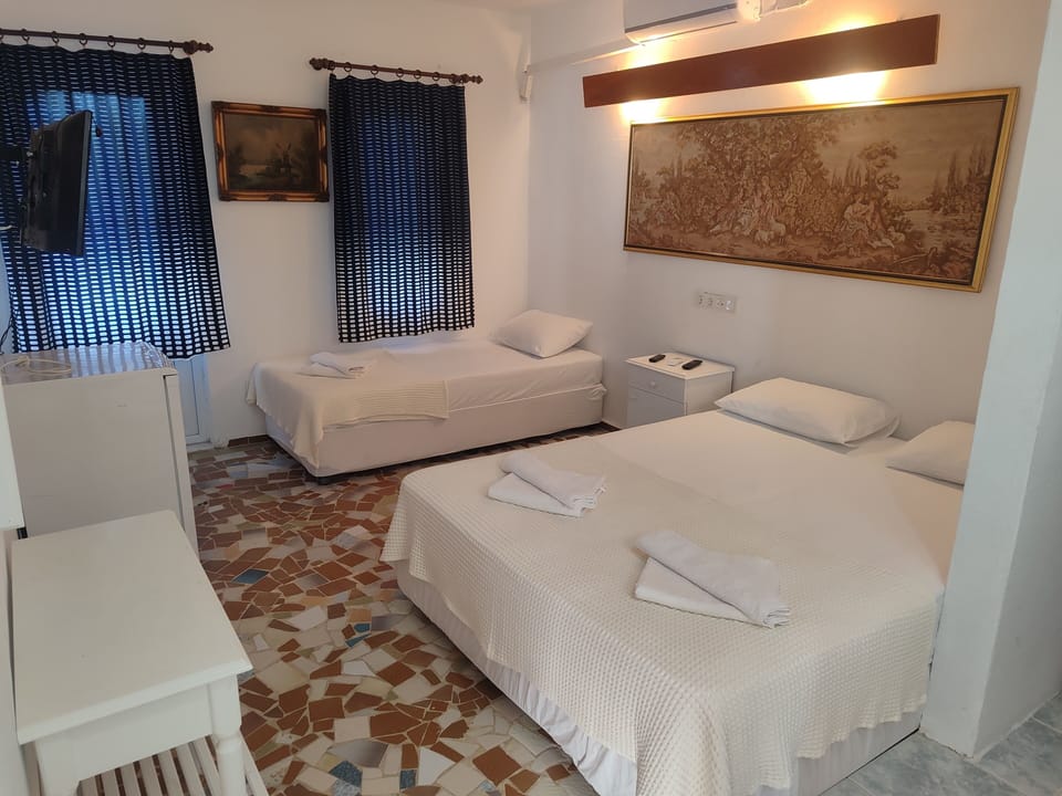 Family Twin Room | Free WiFi, bed sheets