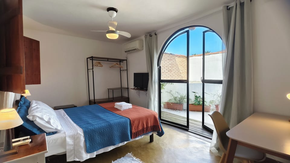 Comfort Double Room | Minibar, WiFi (free), bed sheets
