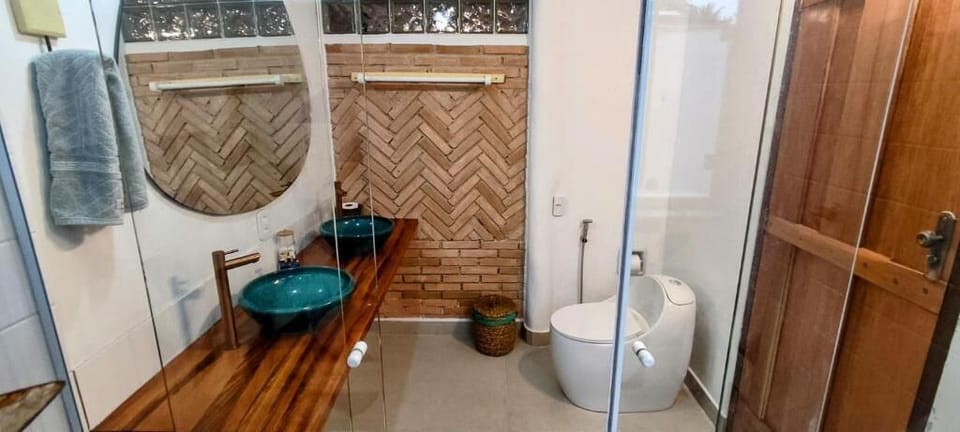 Comfort Double Room | Bathroom | Shower, rainfall showerhead, free toiletries, hair dryer (on request)