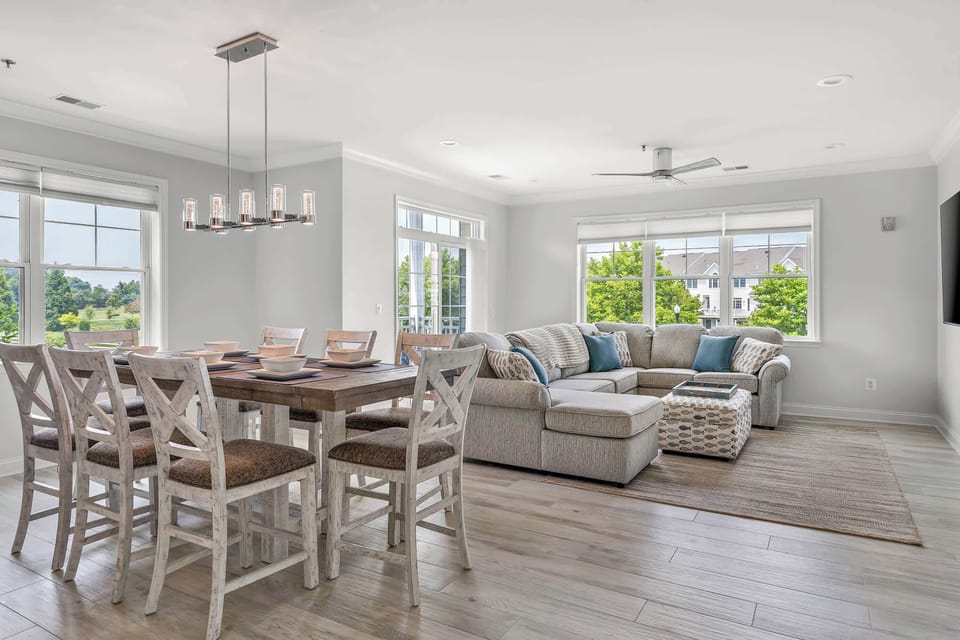 Condo, Multiple Beds, Balcony (Grande at Canal Pointe) | Interior