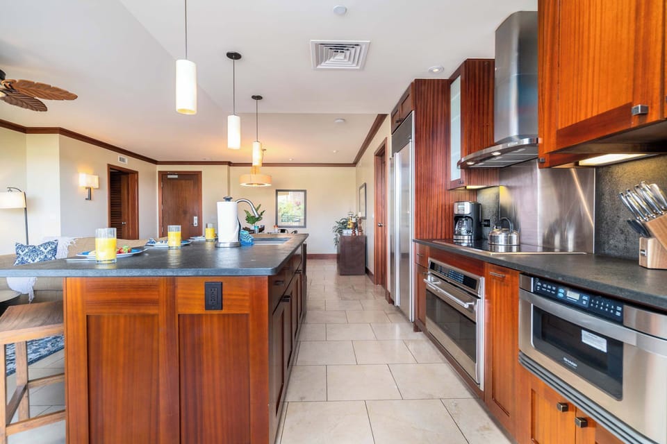 Condo, Multiple Beds, Balcony, Garden View (Hale Kahakai) | Private kitchen | Coffee/tea maker, fridge, microwave, oven