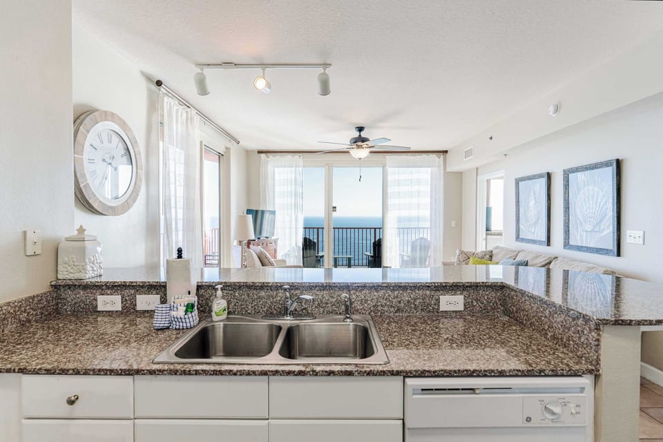Condo, Multiple Beds, Balcony, Ocean View (Sunset Shores) | Interior