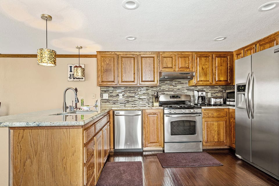 Condo, Multiple Beds, Balcony, Mountain View (The Adler's Nest) | Private kitchen | Fridge, microwave, oven, stovetop