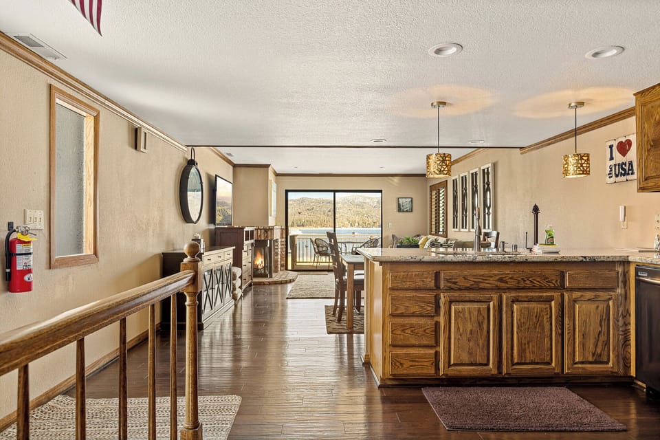 Condo, Multiple Beds, Balcony, Mountain View (The Adler's Nest) | Interior