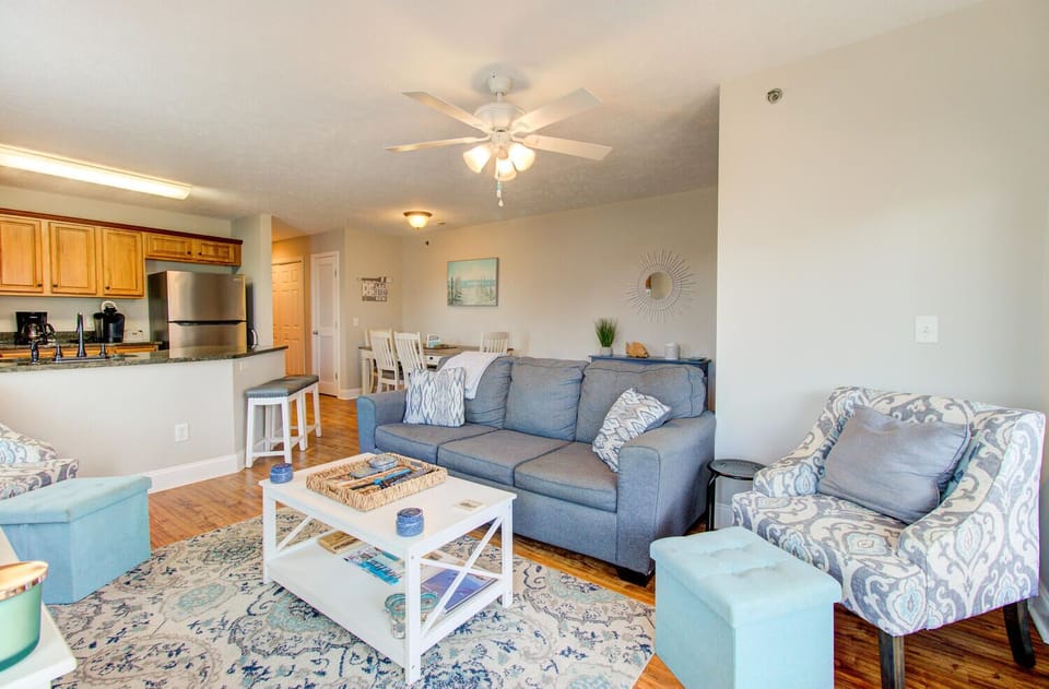 Sea Drift 200 Breezy-Living Room