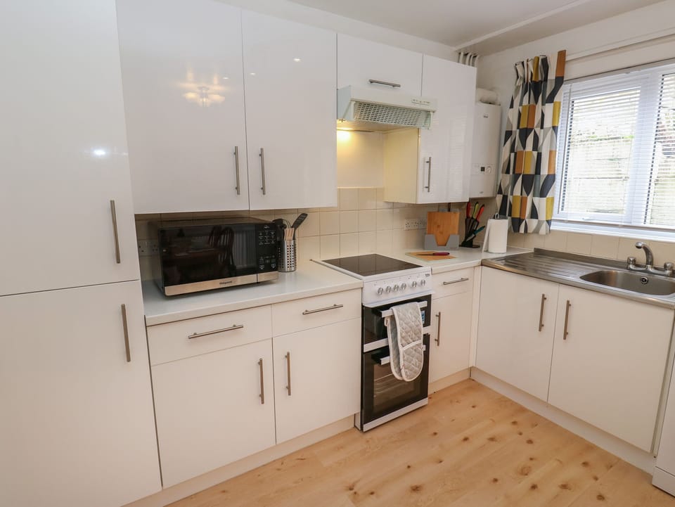 Dishwasher, cookware/dishes/utensils