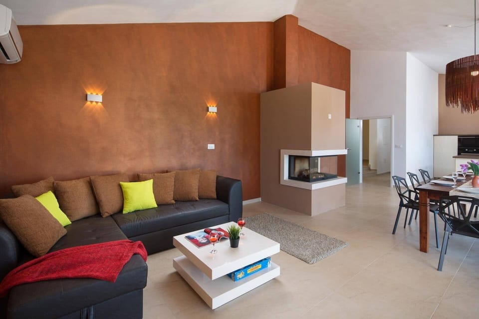 Villa Vivian image