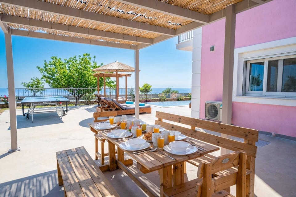 Villa Roz image