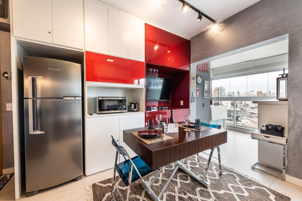 Panoramic Studio Suite | Individually decorated, individually furnished, desk, laptop workspace