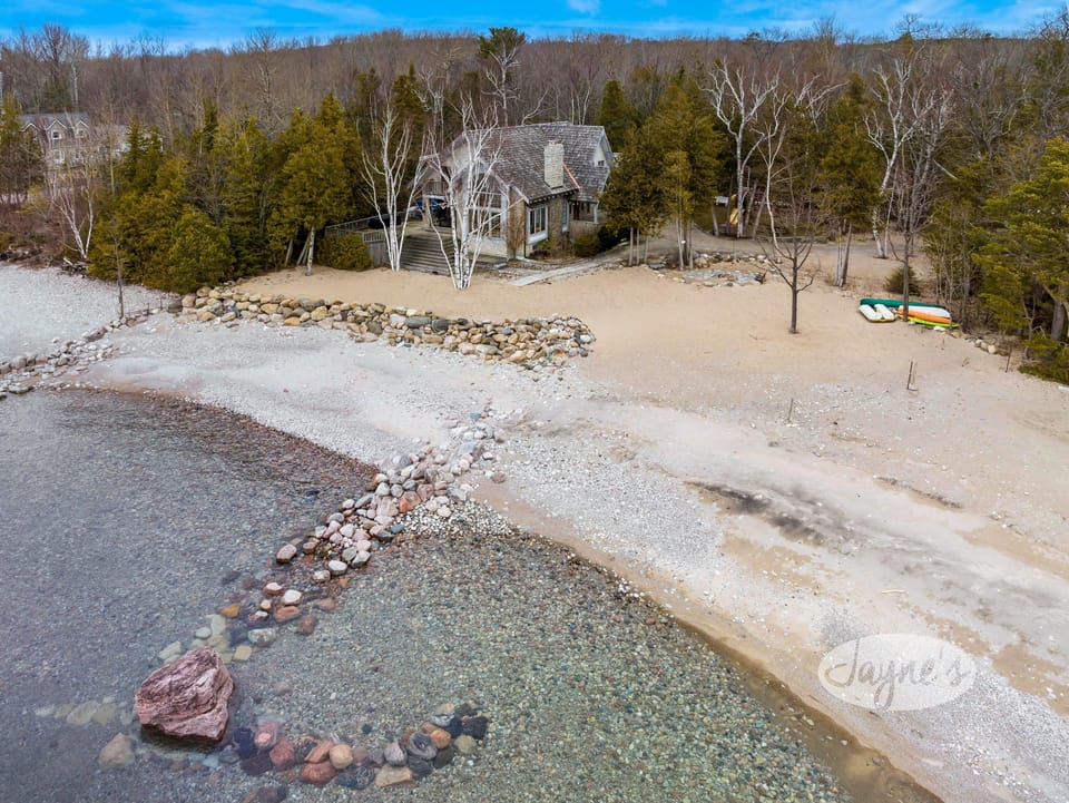 Sandybeach Cottage &amp; The Beach