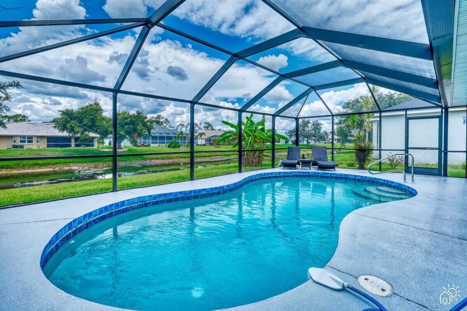 A picturesque poolside retreat in the heart of Rotonda West
