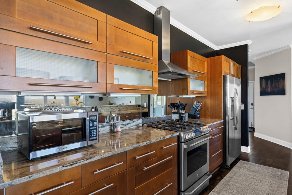 modern stocked kitchen