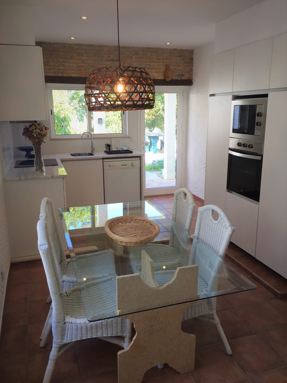 Kitchen
Dinning Area