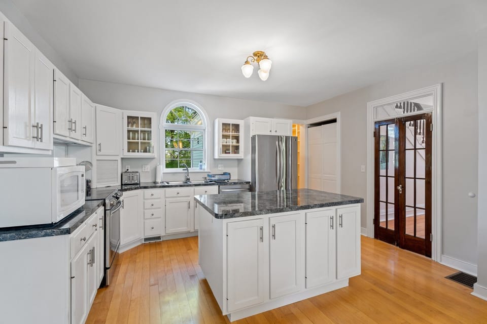Another angle of open kitchen from dining room