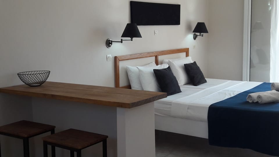 In-room safe, free WiFi, bed sheets