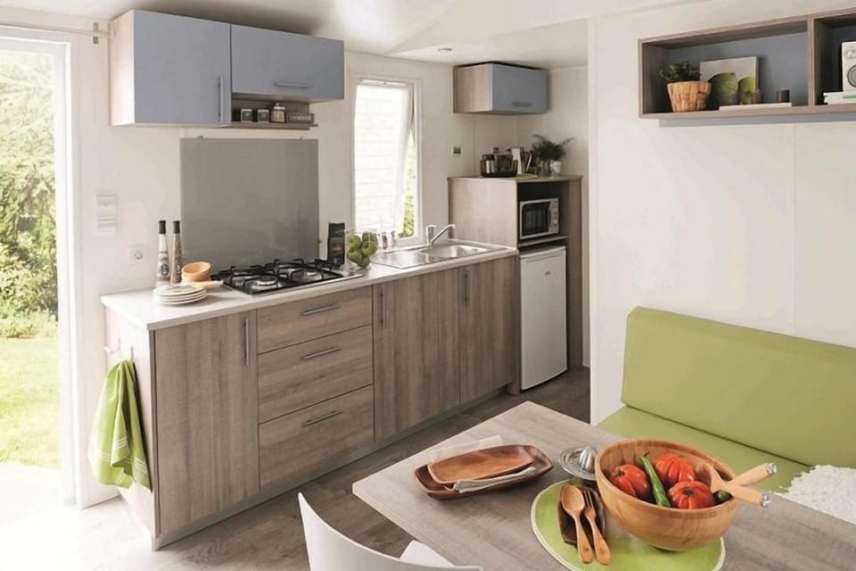 Modern and fully equipped for dining in.