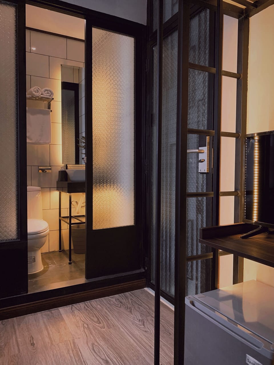 Basic Double Room | Desk, laptop workspace, WiFi (free), individually decorated