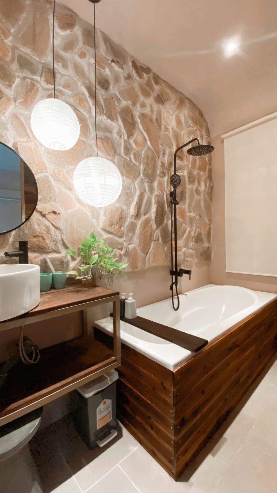 Basic Double Room | Bathroom