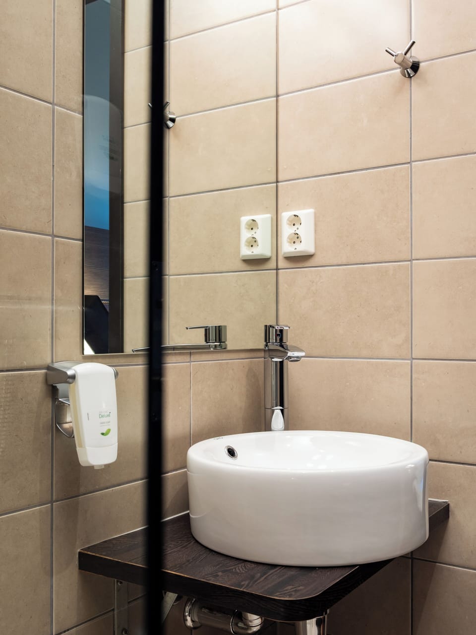 Economy Double Room | Bathroom | Shower, hair dryer, towels