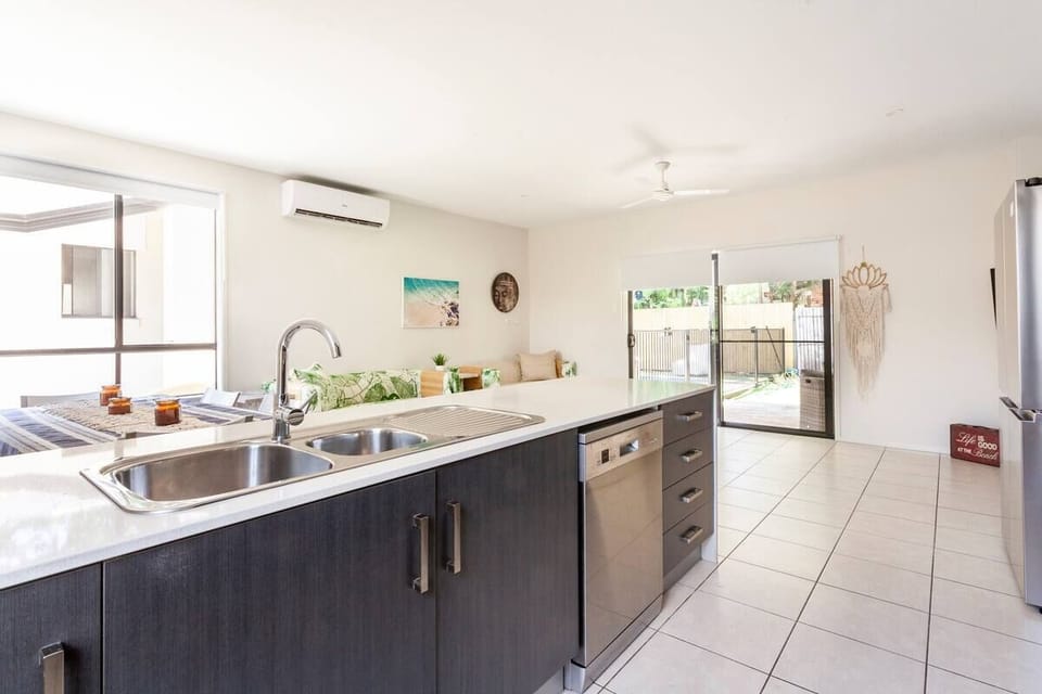 Large fully-equipped kitchen