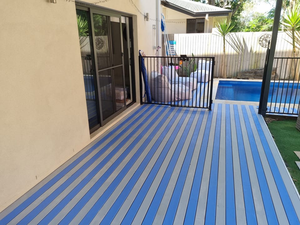 pool deck 