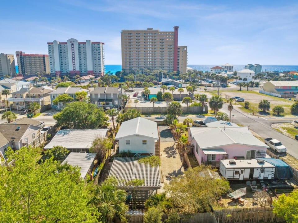 Arial view of house and proximity to beach
