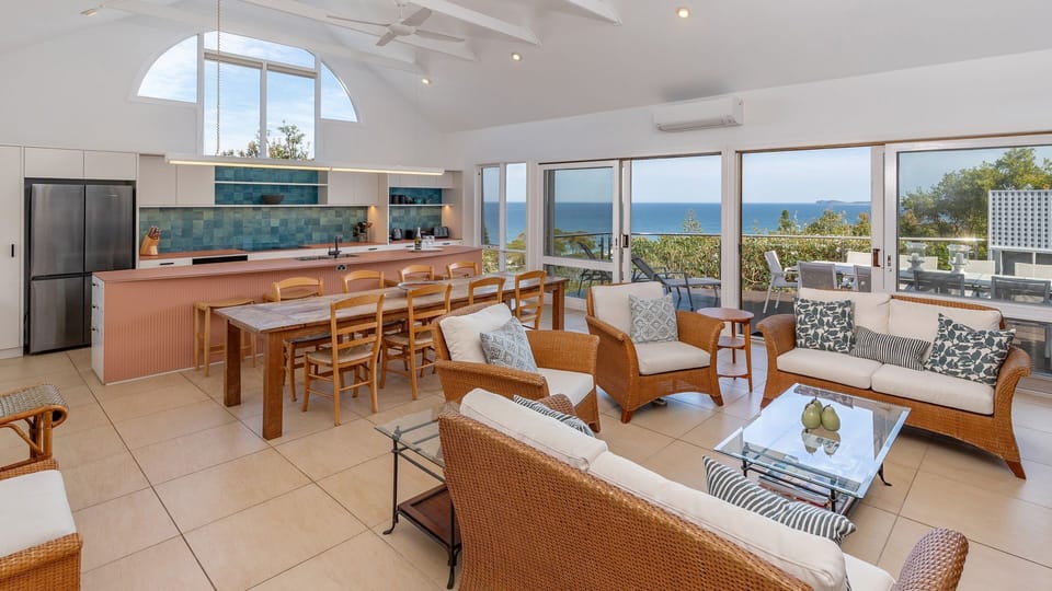 Open plan kitchen, dining, lounge area