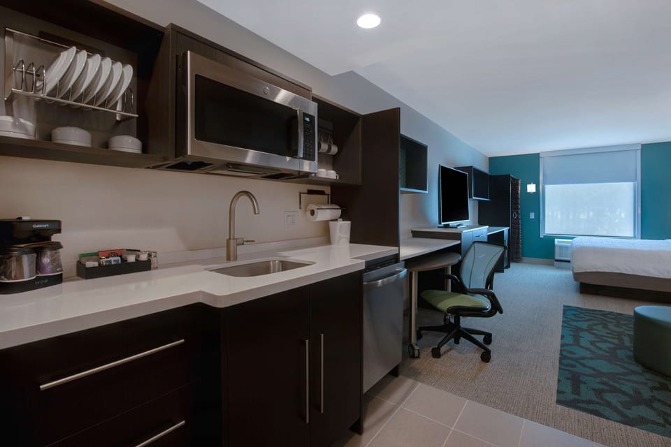 Pillowtop beds, desk, laptop workspace, blackout drapes