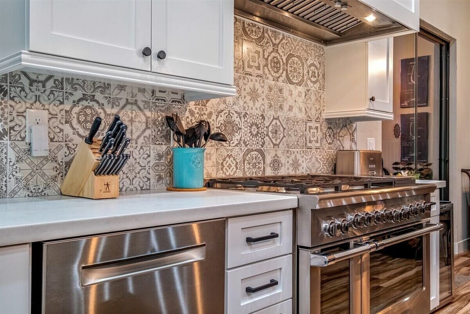 You will truly appreciate this newly renovated kitchen.