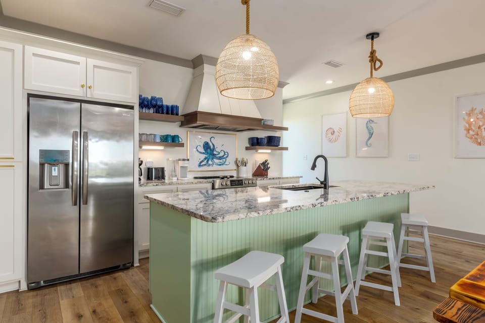 Seas The Moment Kitchen with Island and Seating