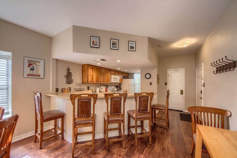 Kitchen bar seating