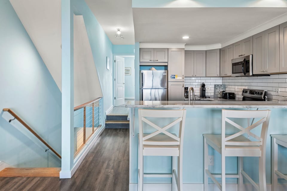 SWK10: Sea-Eye-Eh? | Kitchen