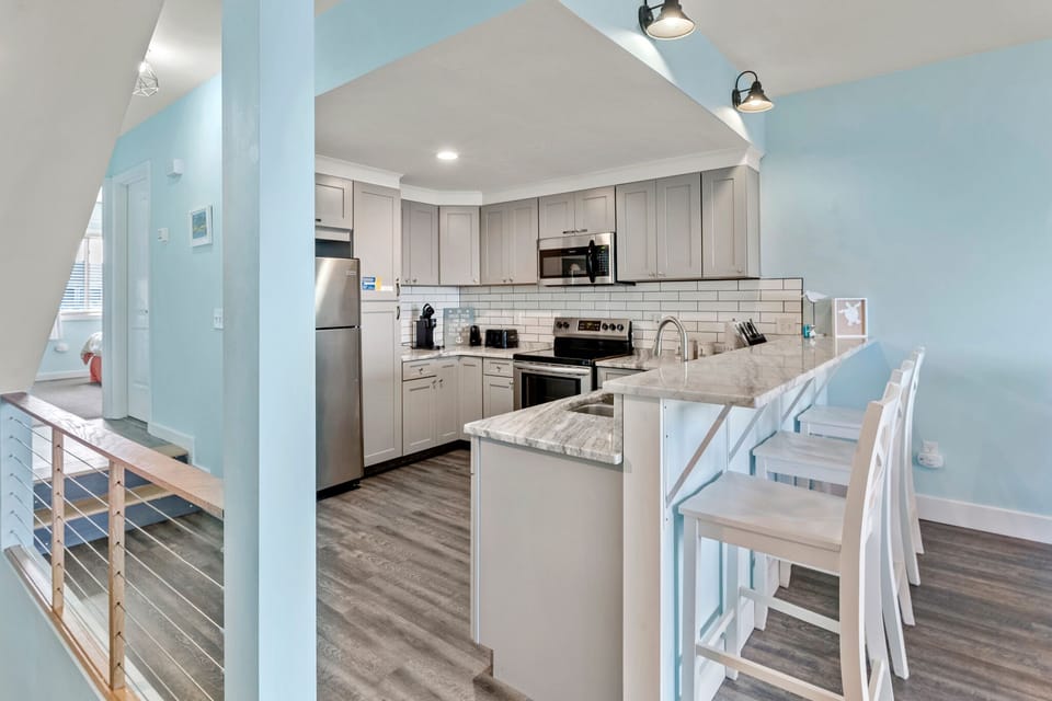 SWK10: Sea-Eye-Eh? | Kitchen