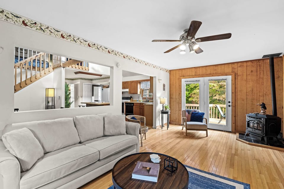 Pellet stove in main living area is decorative only