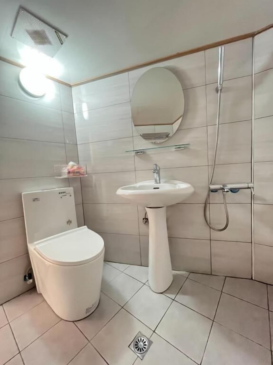 Basic Studio, 1 Bedroom, Non Smoking, Marina View | Free WiFi
