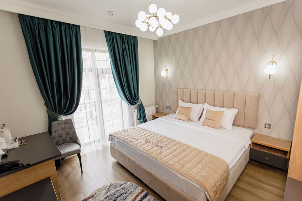Standard Double Room, Balcony | In-room safe, desk, laptop workspace, WiFi (free)