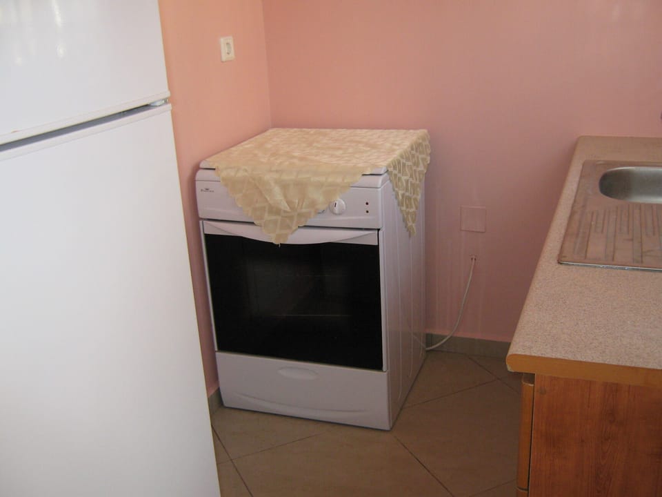 Apartment | Private kitchen | Fridge, microwave, oven, stovetop